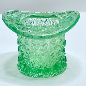 Gorgeous Boyds crystal art glassware, top hat, toothpick holder